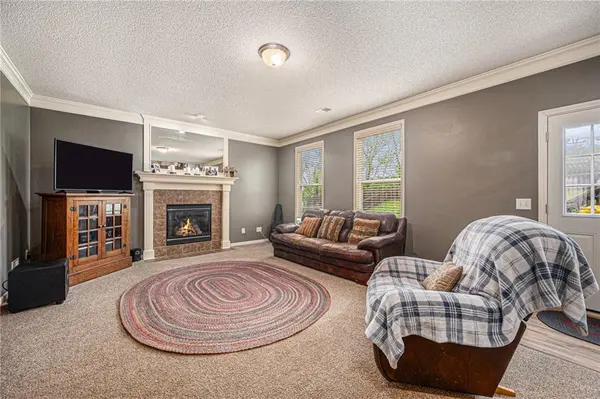 9018 NE 103rd TER, Kansas City, MO 64157