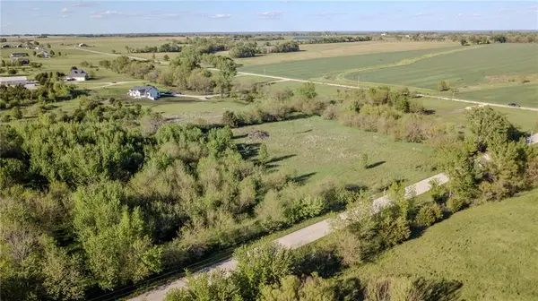 6400 W 255th ST, Louisburg, KS 66053