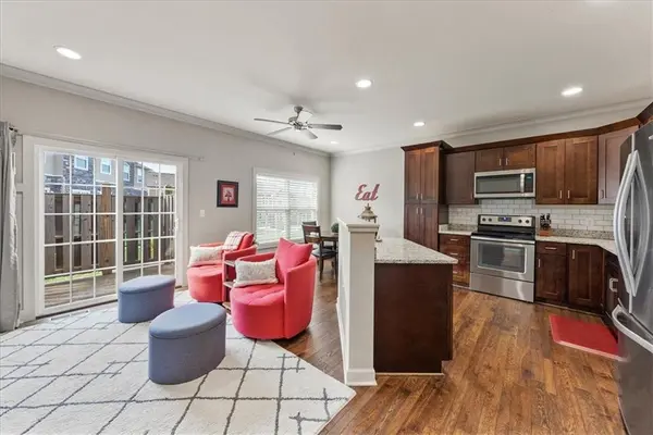 15845 Shawnee DR, Overland Park, KS 66223