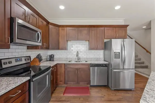 15845 Shawnee DR, Overland Park, KS 66223