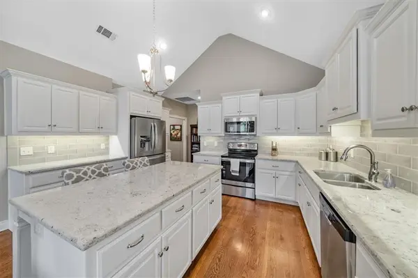 8146 W 131 CT, Overland Park, KS 66213