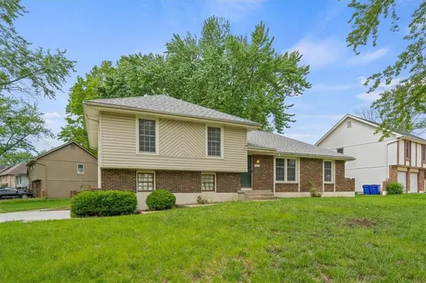 7205 E 132nd ST, Grandview, MO 64030
