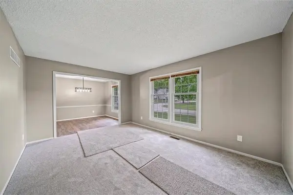 7205 E 132nd ST, Grandview, MO 64030