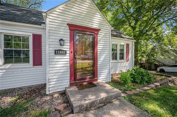 11602 E 37TH ST, Independence, MO 64052