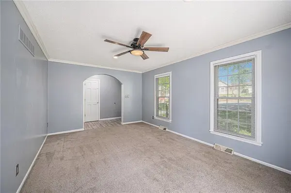 16015 E 40th TER, Independence, MO 64055