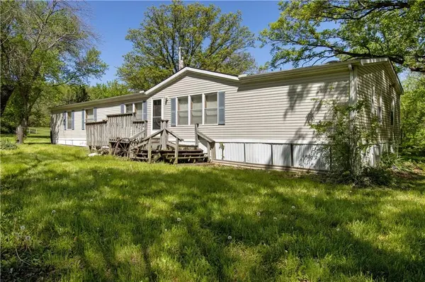17022 S Cemetery RD, Pleasant Hill, MO 64080