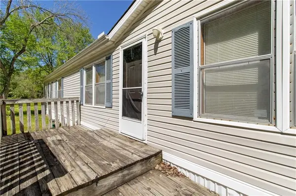 17022 S Cemetery RD, Pleasant Hill, MO 64080
