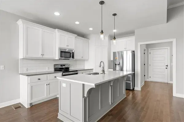 12815 W 172 TER Overland Park, KS 66221