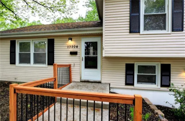 13204 Ashland AVE, Grandview, MO 64030