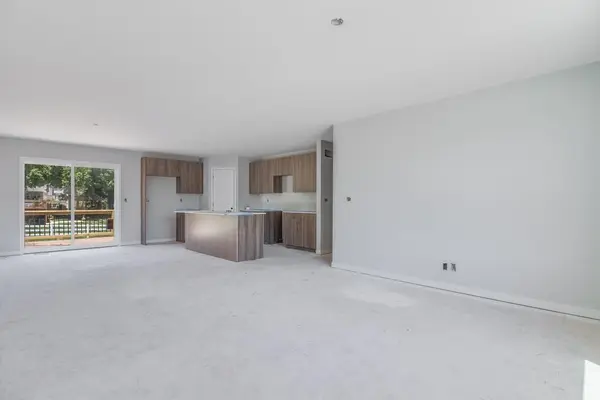 21404 W 216th ST, Spring Hill, KS 66083
