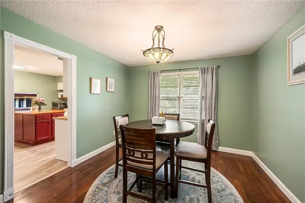14216 S Raintree DR, Olathe, KS 66062