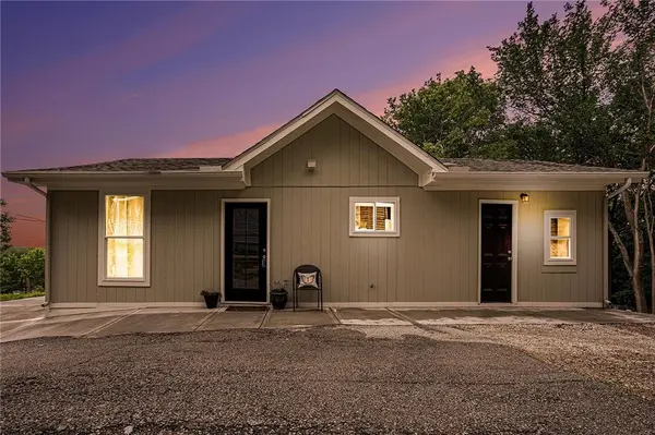 506 High ST, Edwardsville, KS 66111
