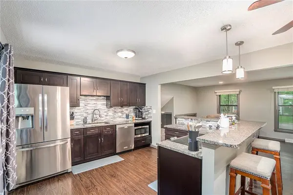 2104 NE 69th TER, Gladstone, MO 64118
