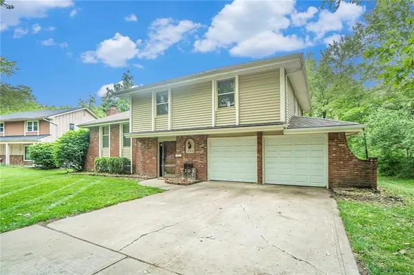 2104 NE 69th TER, Gladstone, MO 64118