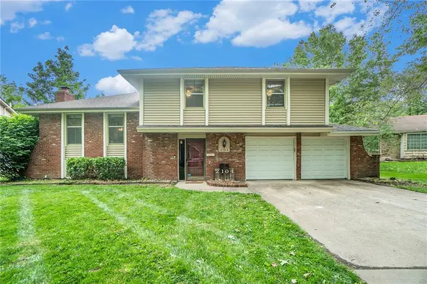 2104 NE 69th TER, Gladstone, MO 64118