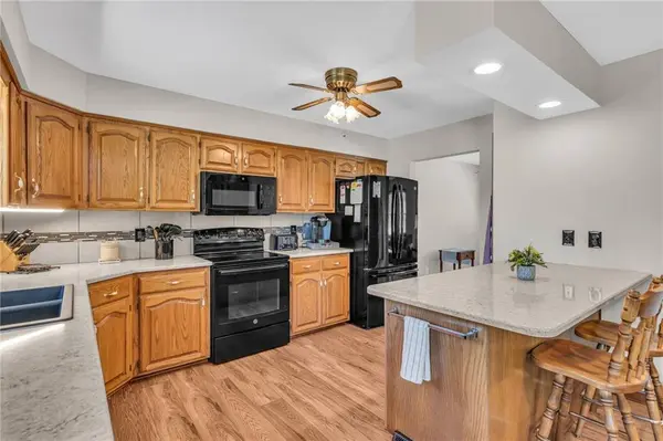 4005 S Coachman DR, Independence, MO 64055