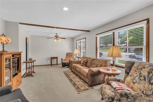 4005 S Coachman DR, Independence, MO 64055