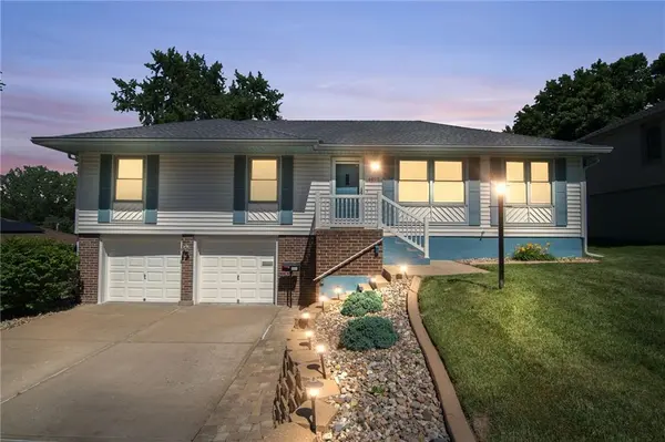 4005 S Coachman DR, Independence, MO 64055
