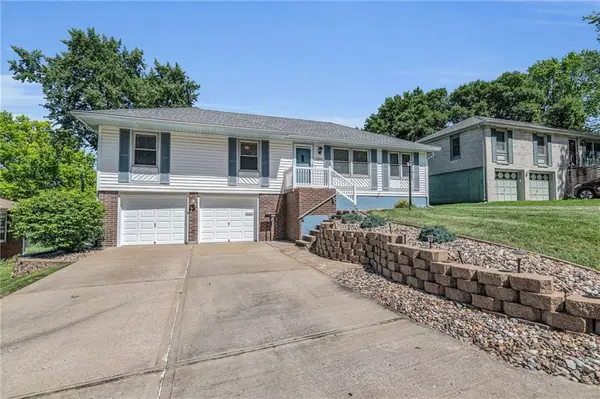 4005 S Coachman DR, Independence, MO 64055