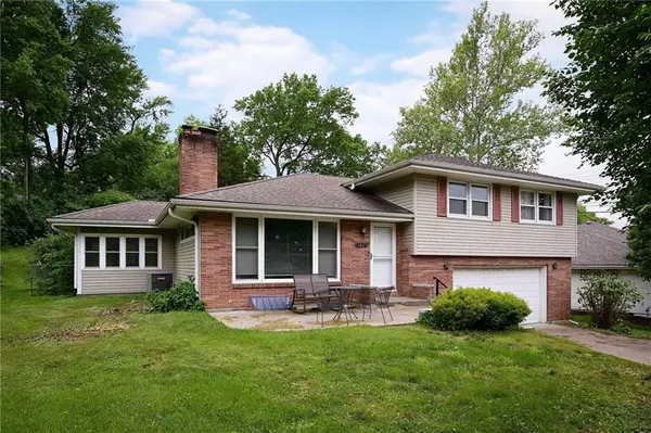 5629 W 50th ST, Roeland Park, KS 66202