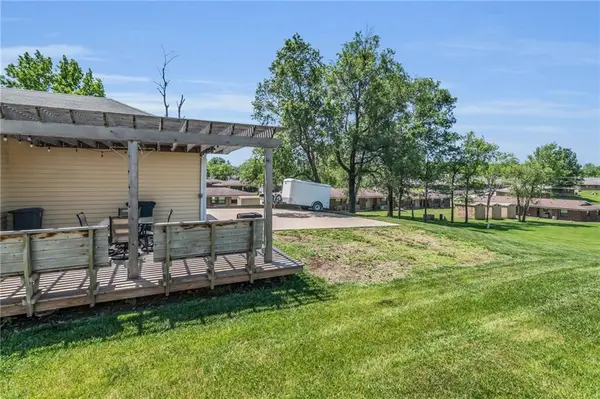 919 N Cedar ST, Cameron, MO 64429