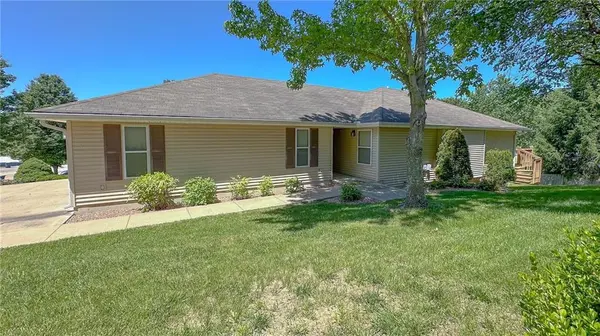 1106 Melanie LN, Excelsior Springs, MO 64024