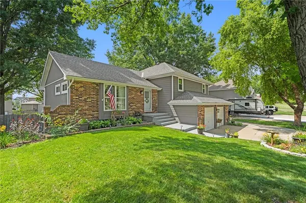 710 Finch ST, Raymore, MO 64083