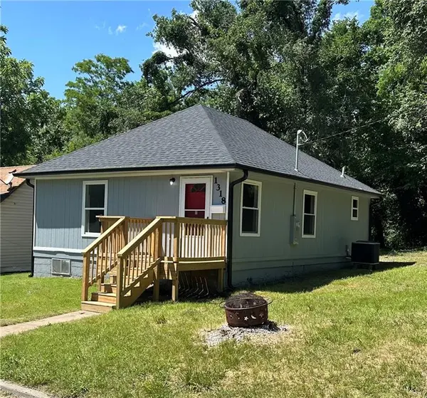 1318 Clinton ST,  Lexington,  MO 64067