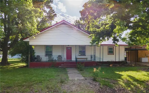 983 State Hwy 39 HWY, Arcola, MO 65603