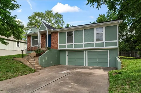 11516 W 77th ST, Overland Park, KS 66214