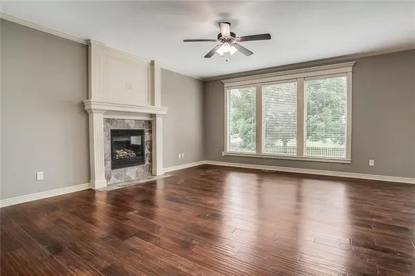 505 SW Eagles Ridge DR, Blue Springs, MO 64014
