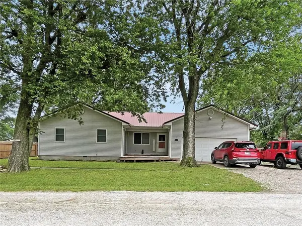 215 Oak ST, Mound Valley, KS 67354