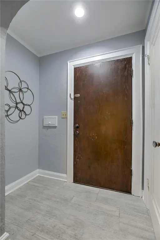7639 Holmes RD, Kansas City, MO 64131