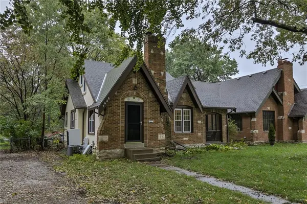 7639 Holmes RD, Kansas City, MO 64131