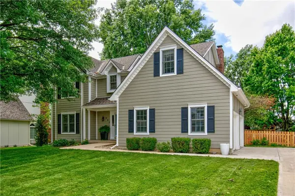 808 NW Bent Tree DR, Lee's Summit, MO 64081
