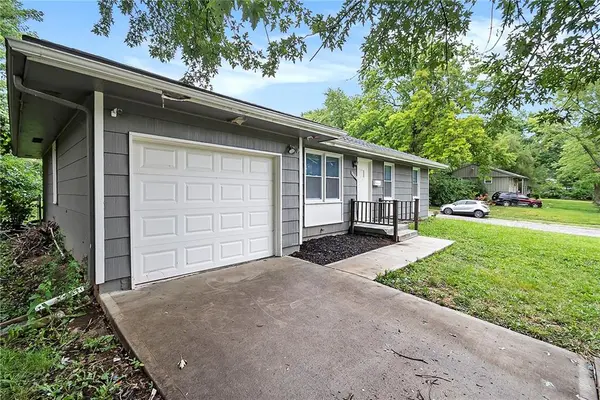 8408 E 91st TER, Kansas City, MO 64134