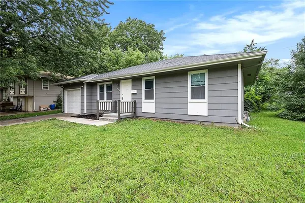 8408 E 91st TER, Kansas City, MO 64134