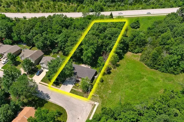 2100 S 19th TER, Leavenworth, KS 66048