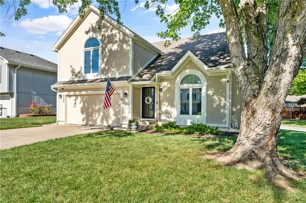 2500 NE Quail Walk TRL, Blue Springs, MO 64014