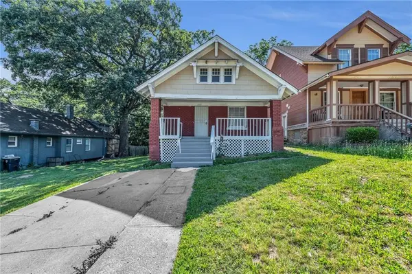 3933 Chestnut AVE, Kansas City, MO 64130
