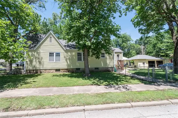 202 N Western AVE, Chanute, KS 66720