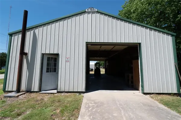 1718 N 12th ST, Neodesha, KS 66757