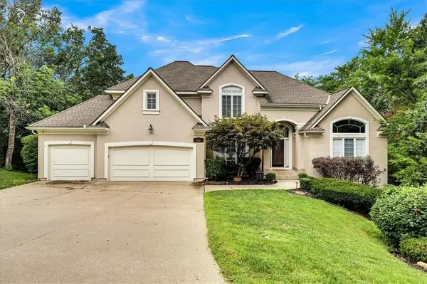 1705 NW Fawn PL, Blue Springs, MO 64015