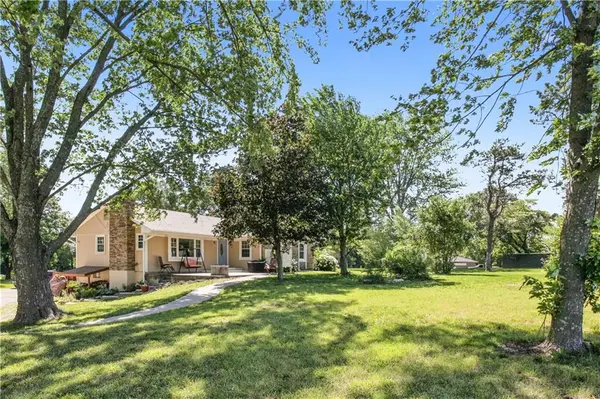 20518 147th ST, Basehor, KS 66007