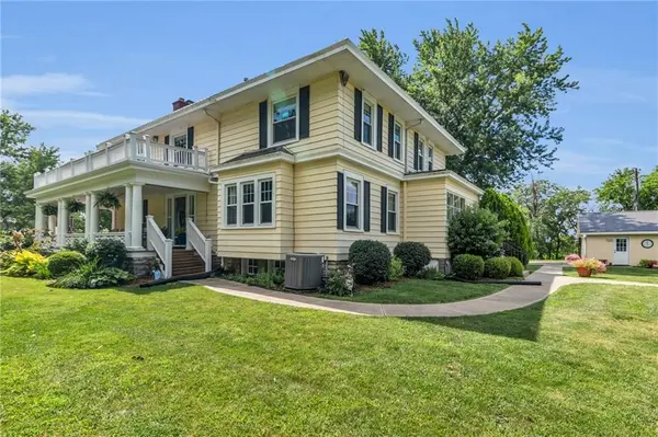 2962 NW Prairie View RD, Gower, MO 64454