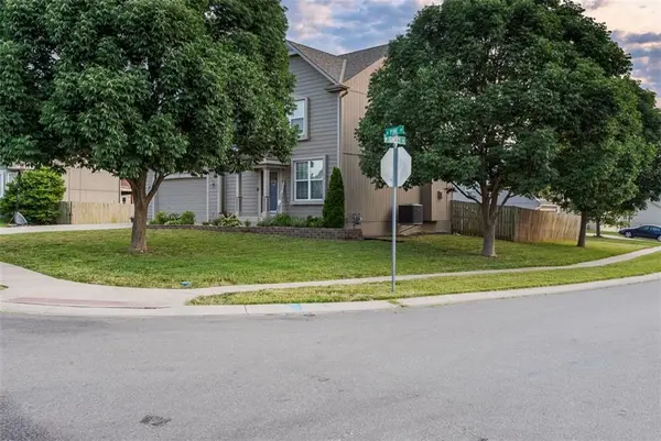 396 N PINE ST, Gardner, KS 66030