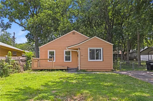 1221 S Hardy AVE, Independence, MO 64052
