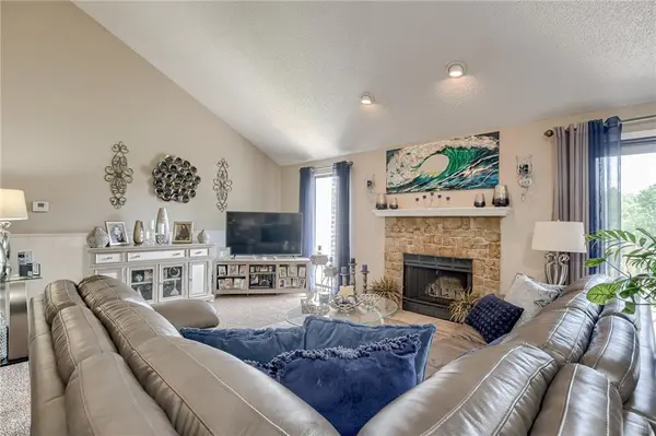 7001 N Askew AVE, Gladstone, MO 64119