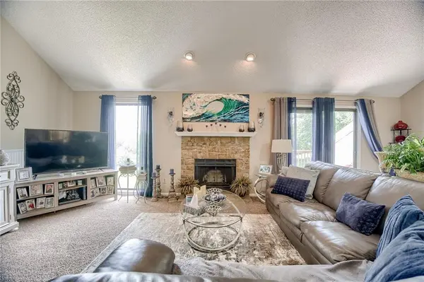 7001 N Askew AVE, Gladstone, MO 64119