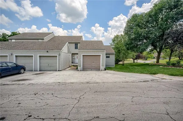 7001 N Askew AVE, Gladstone, MO 64119